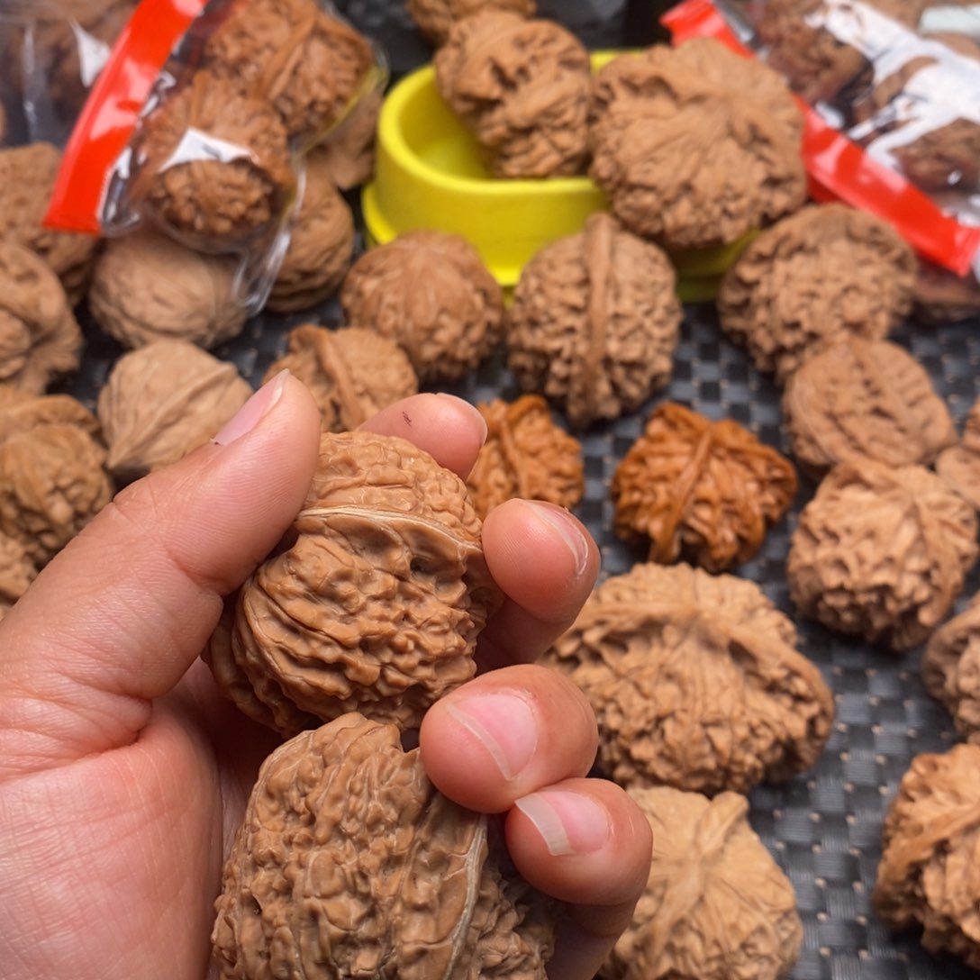 吊坠桃核福**照文玩核桃