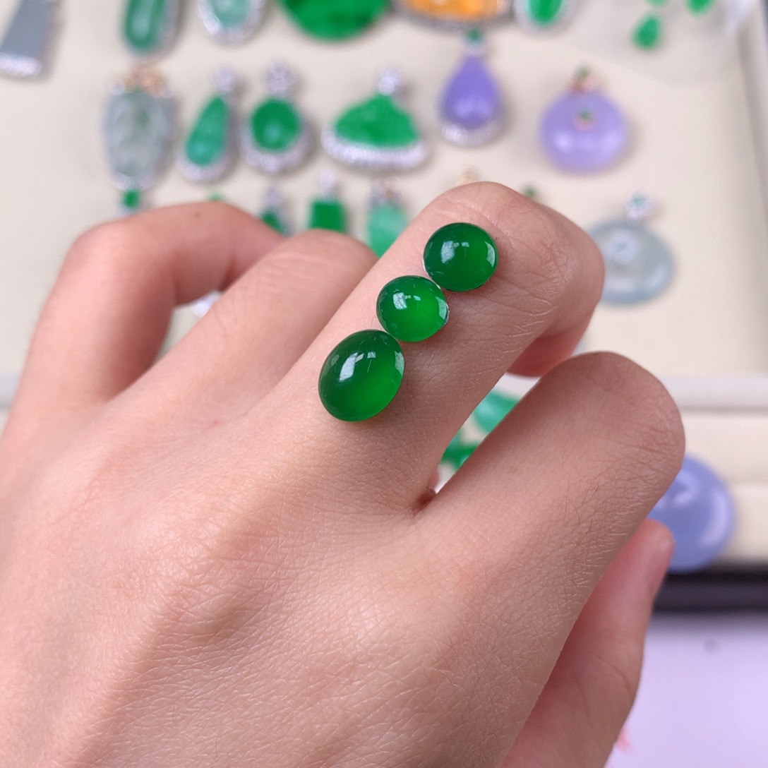 未镶嵌定制翡翠I****凤裸玉（镶嵌定制）