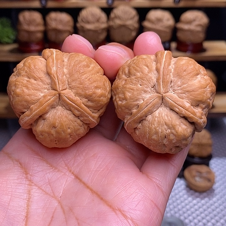 文玩核桃吊坠石*炸三80