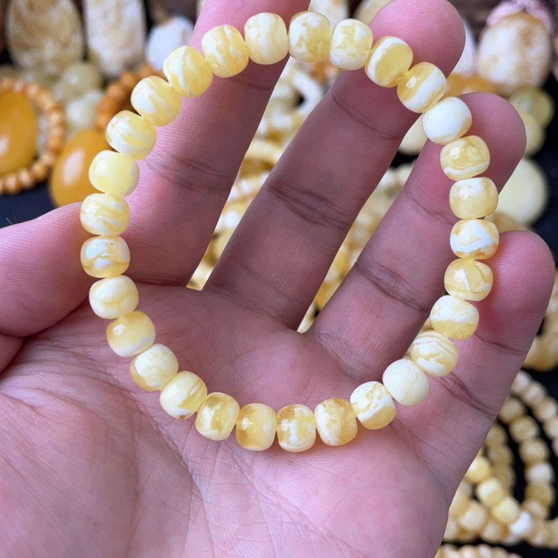 琥珀手串未镶嵌8mm俄料金瓷白精工老型（微瑕）
