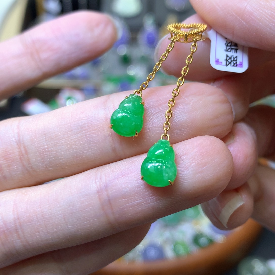 【闪购商品】翡翠颈饰18K金镶嵌翡翠吊坠项链