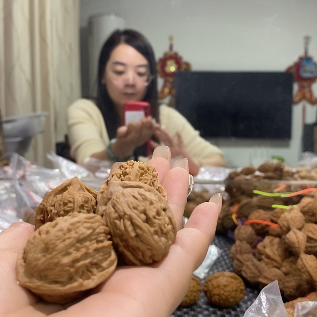 把件文玩核桃南**雪两对核桃尖有伤