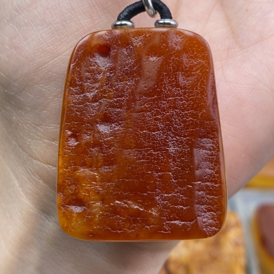 琥珀吊坠(赠链)未镶嵌
