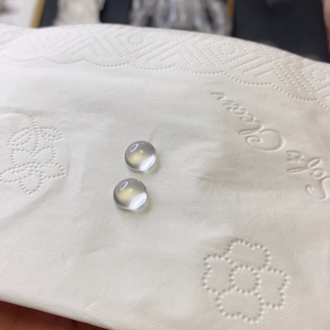 C***琦石英质玉未镶嵌吊坠