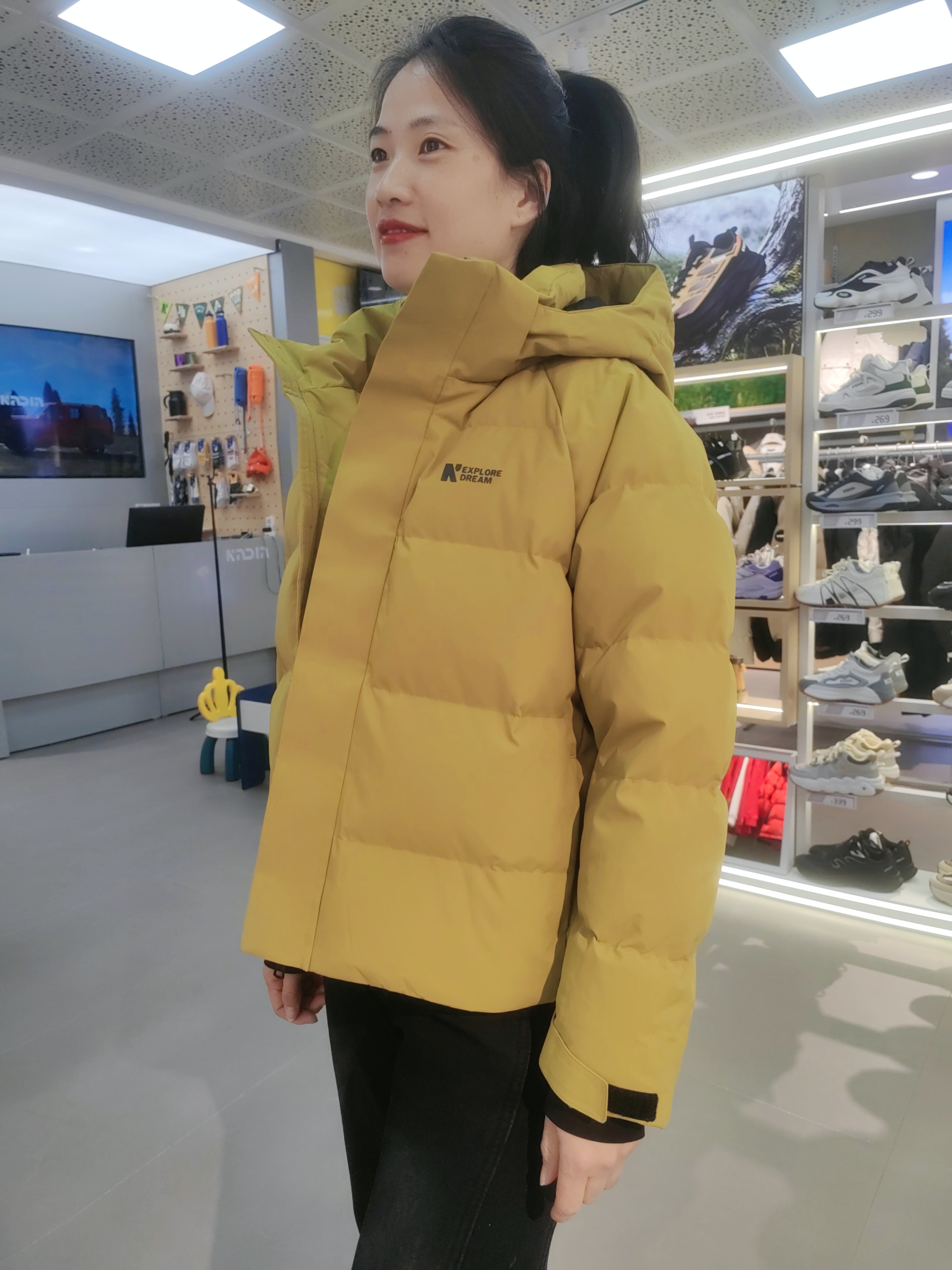 女士短款加厚可拆卸帽子羽绒服休闲