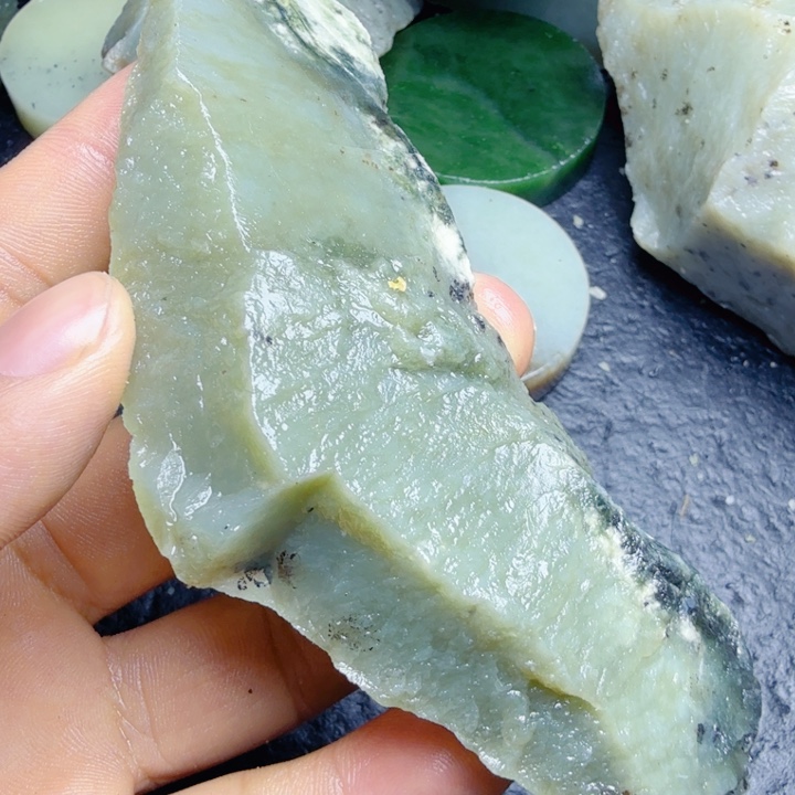 和田玉（糖玉）未镶嵌珠宝奇石