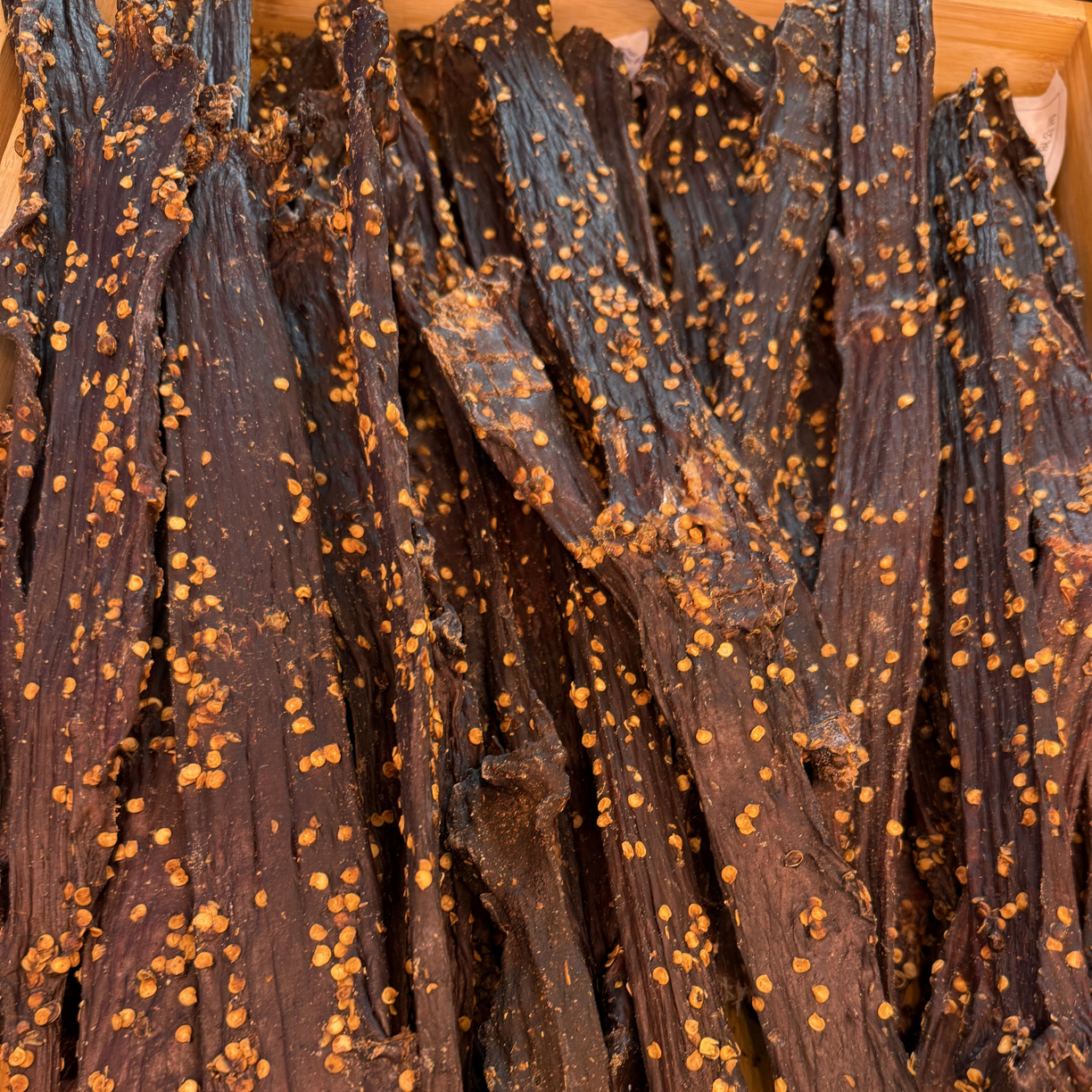 成品麻辣和五香手撕牛肉干超干