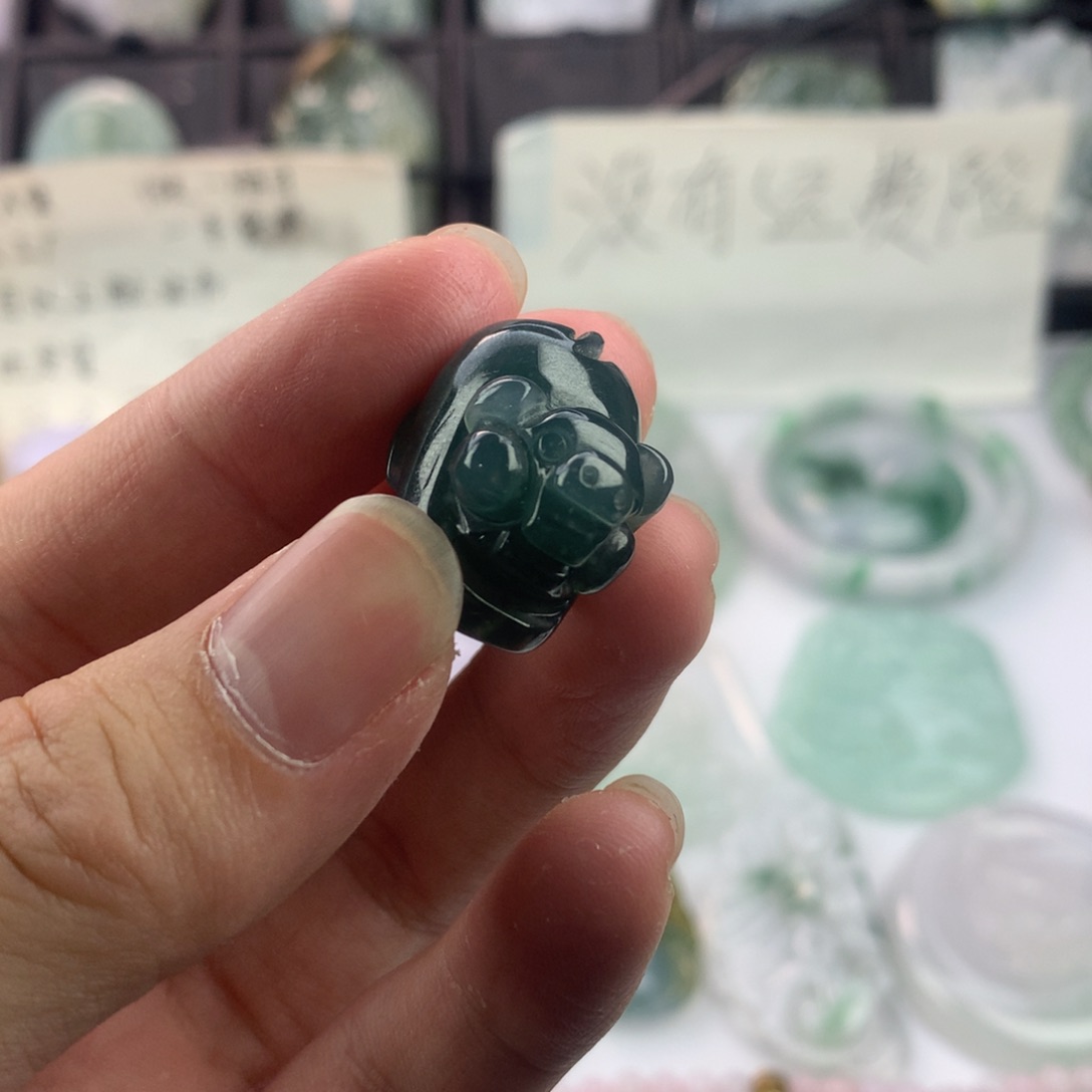 翡翠颈饰未镶嵌一