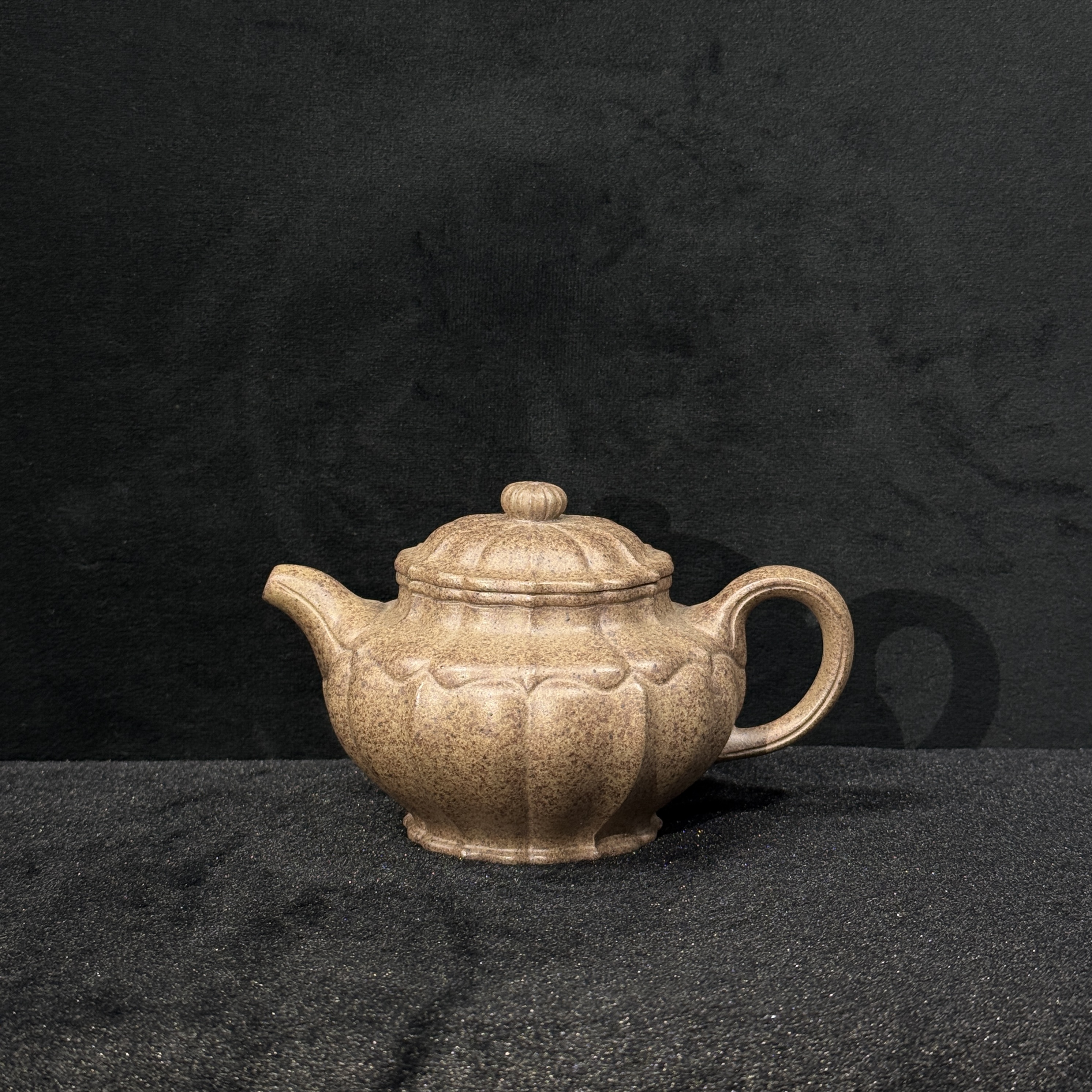 95紫砂壶筋纹掇只/H102765/上海嘉禾拍卖