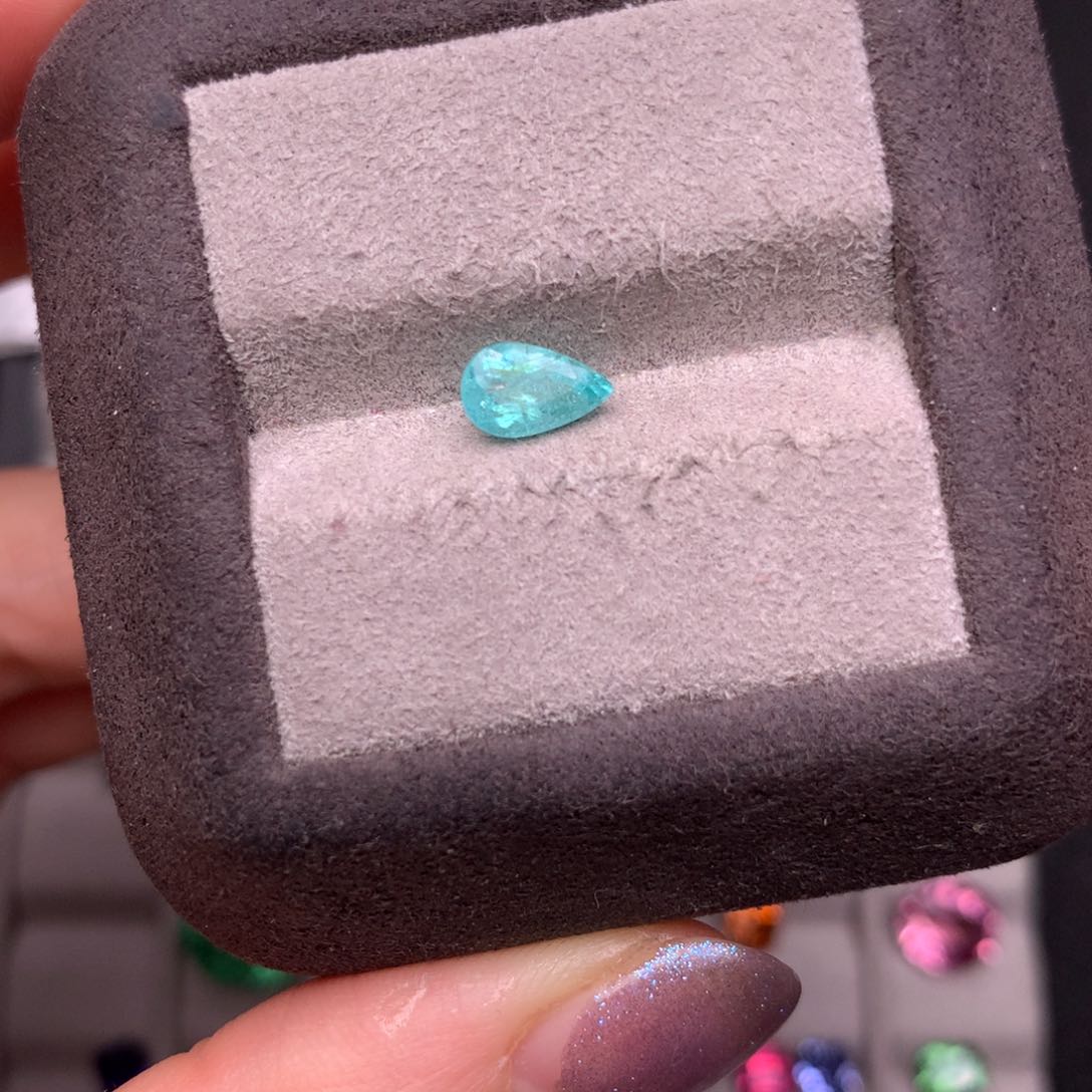 碧玺裸石未镶嵌0.77克拉