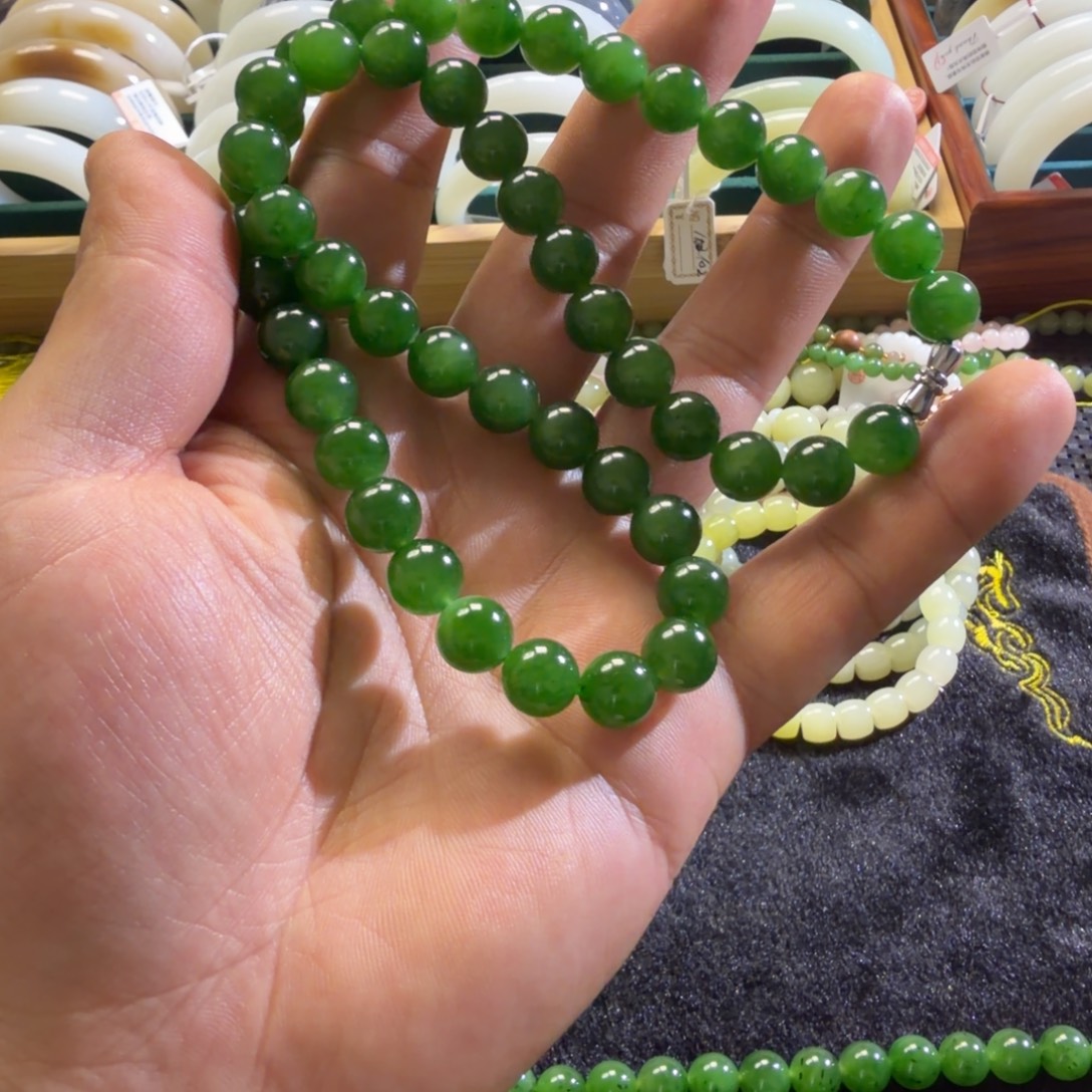 阳***地和田玉未镶嵌颈饰