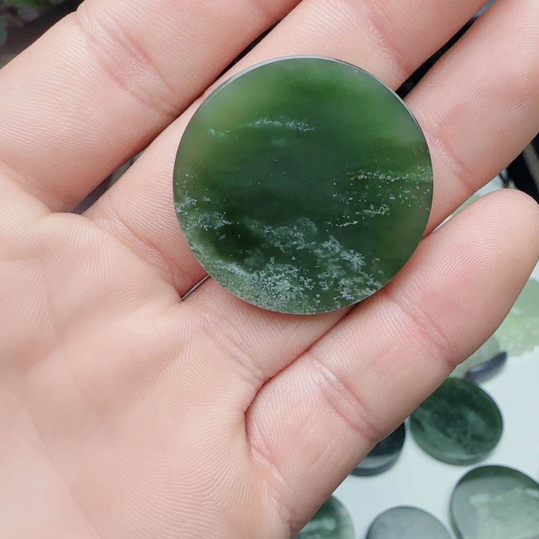 和田玉颈饰未镶嵌悠*?