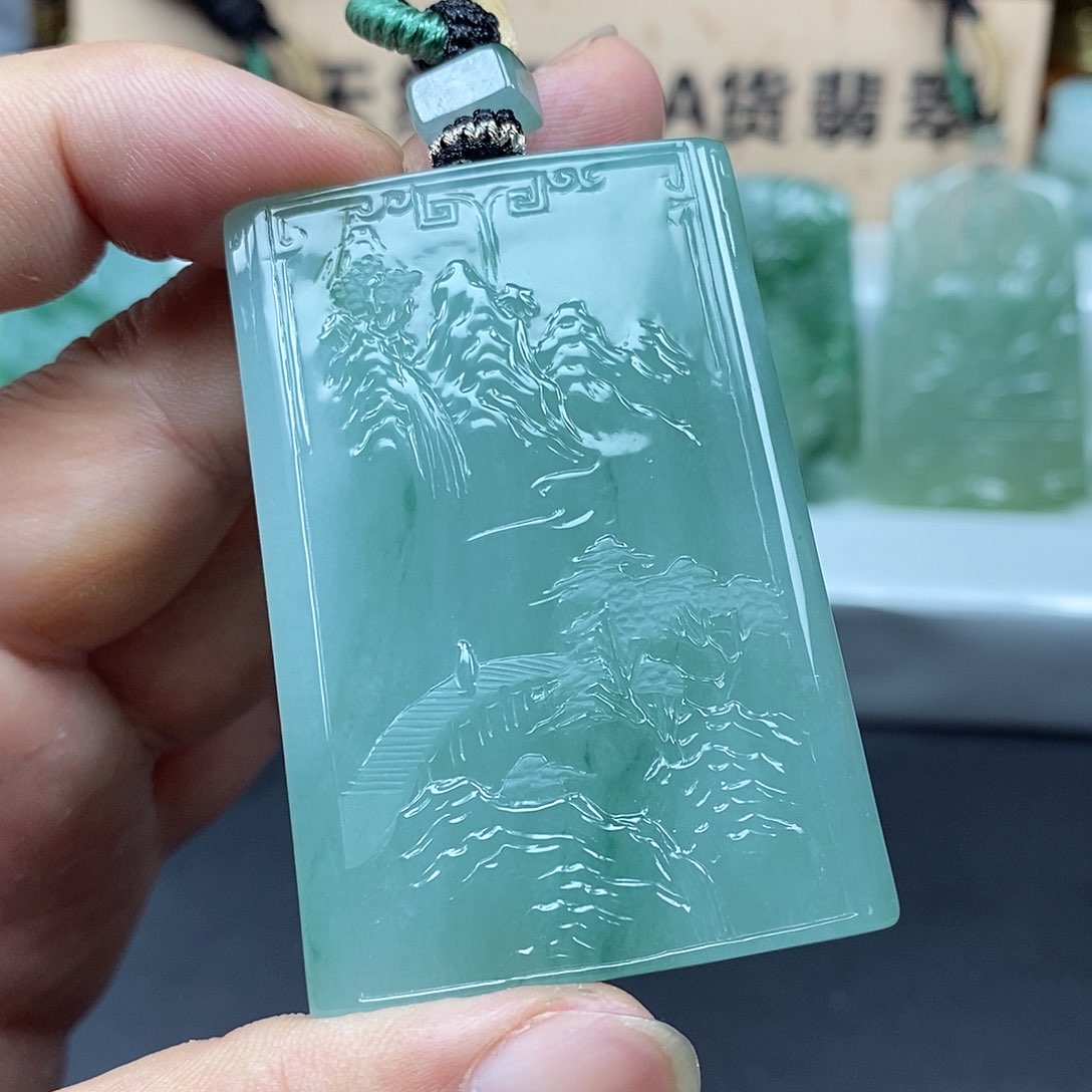 翡翠颈饰未镶嵌翡翠