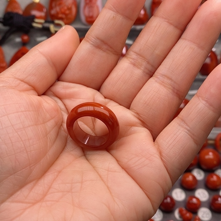 南红玛瑙戒圈未镶嵌刘*兔