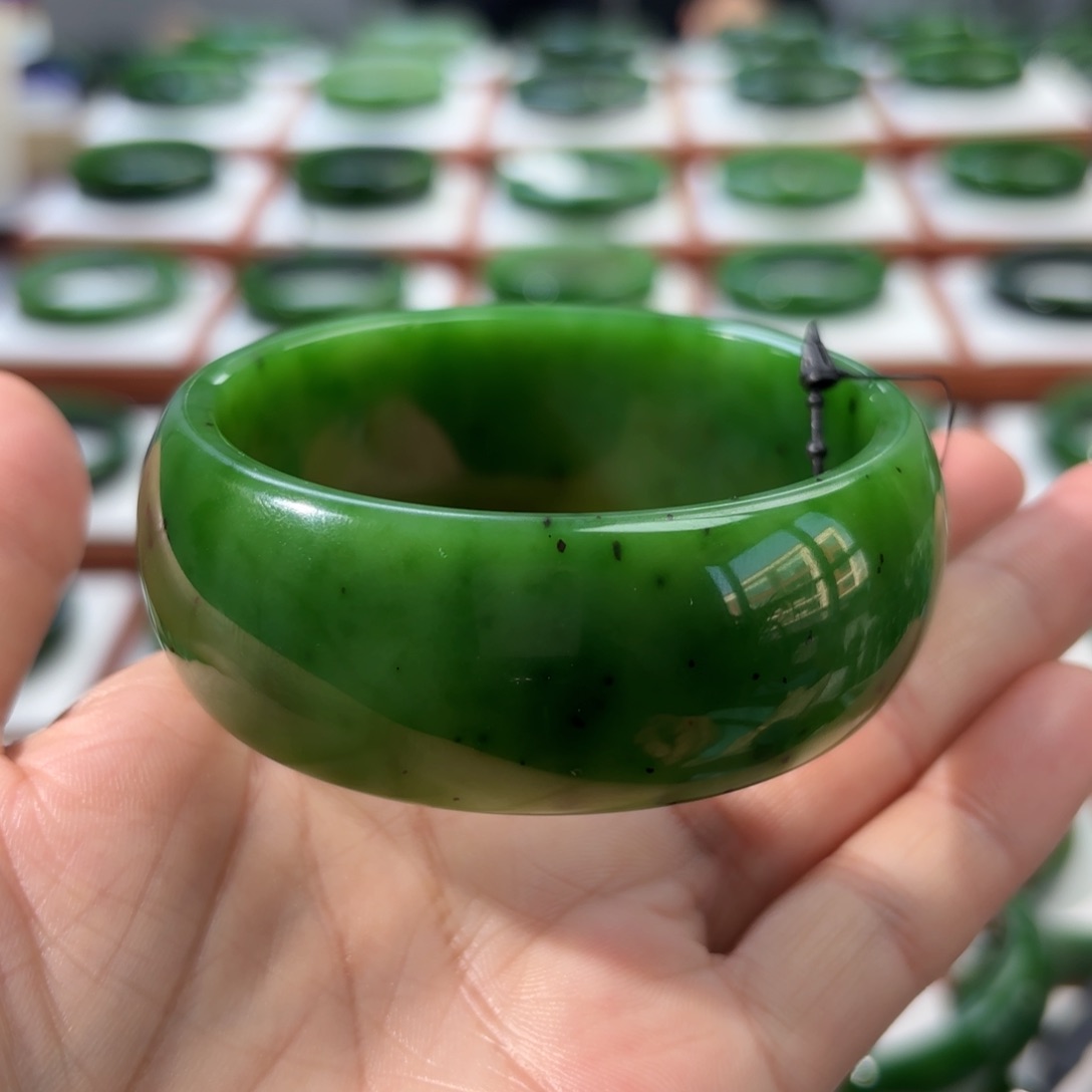 未镶嵌手镯和田玉（碧玉）