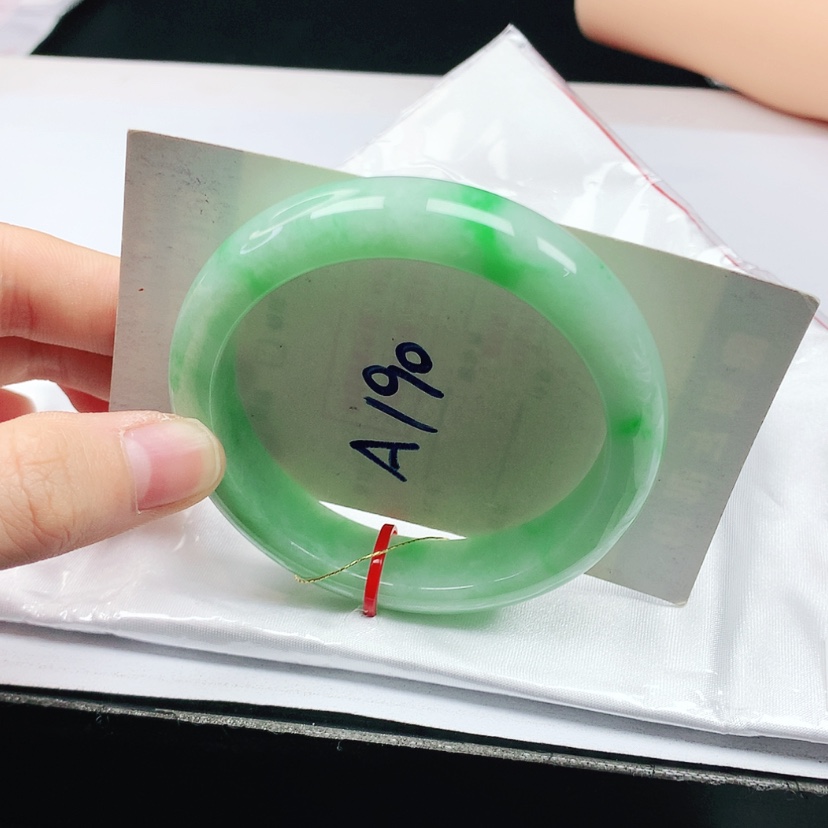 【闪购商品】翡翠手镯未镶嵌天然缅甸a货手镯53