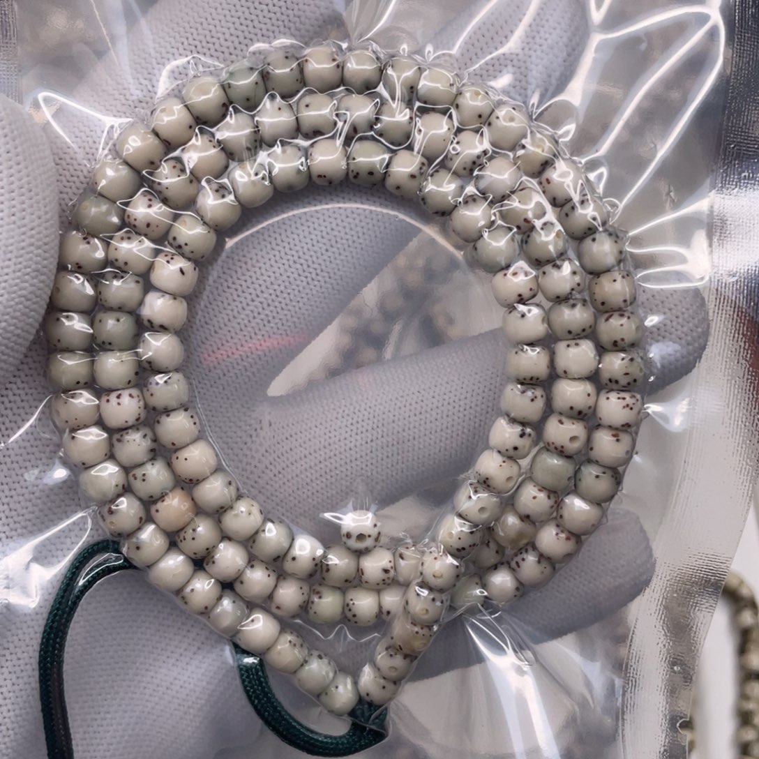 星月菩提手串糯冰石玉料6x5通体留白