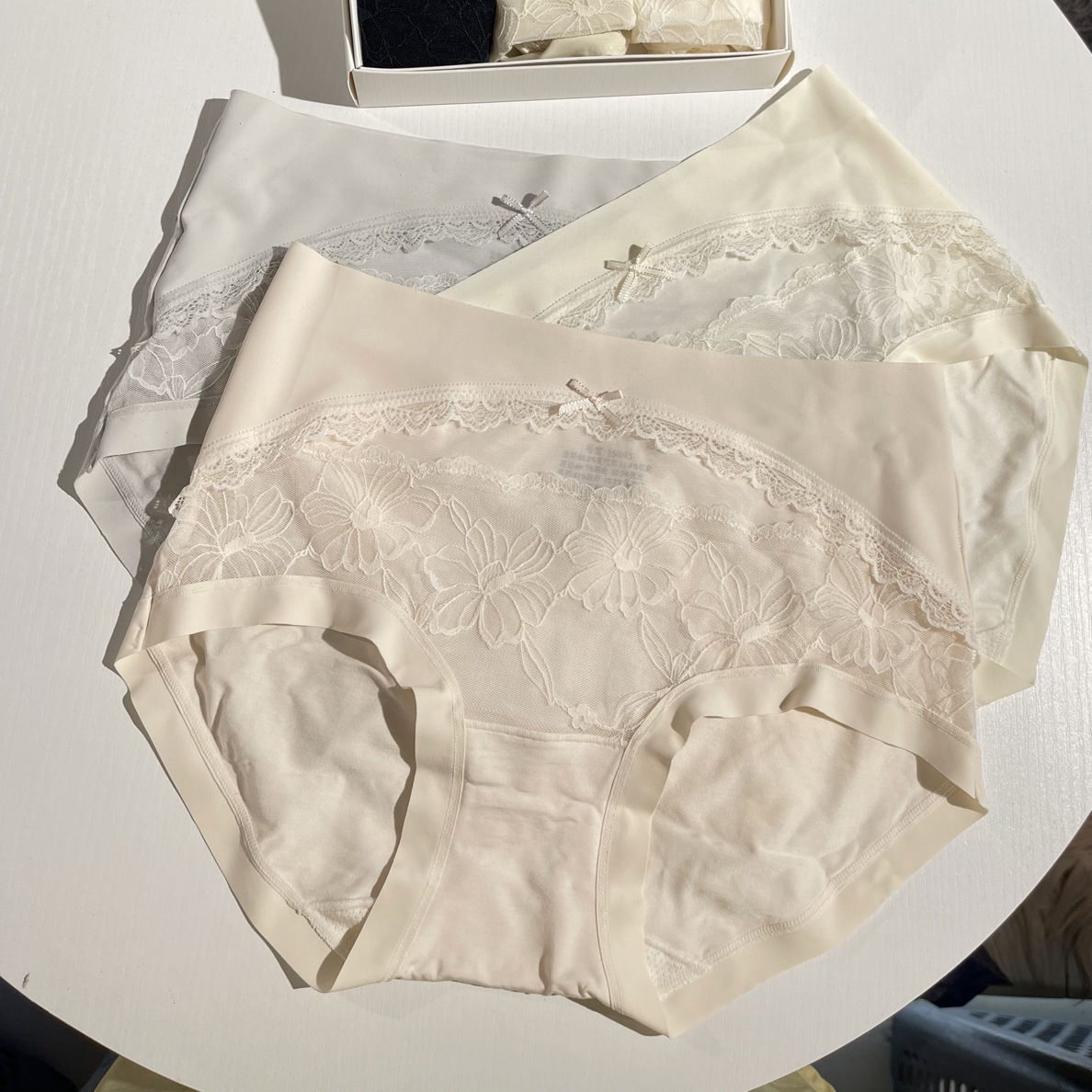 3条装 芙洛拉夏季中腰无痕桑蚕丝女士透气舒适蕾丝三角内裤