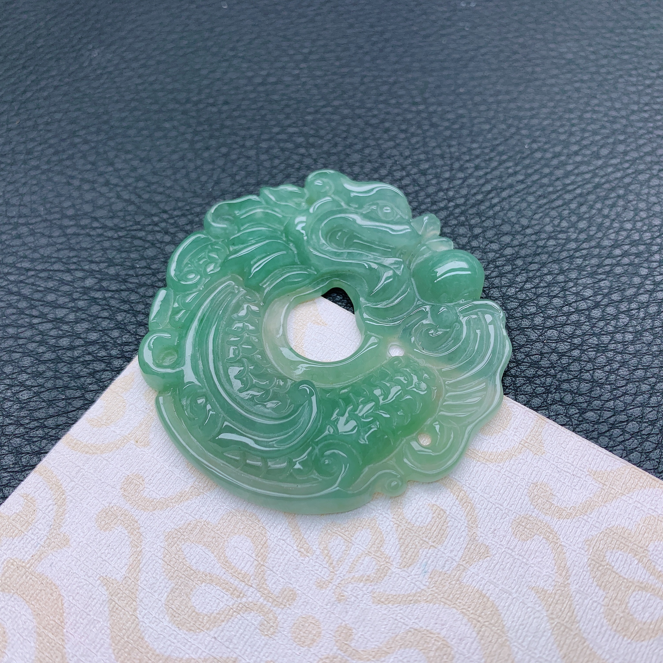 185~天然翡翠A货冰透精雕满绿独占鳌头吊坠气质高贵精美龙牌挂件