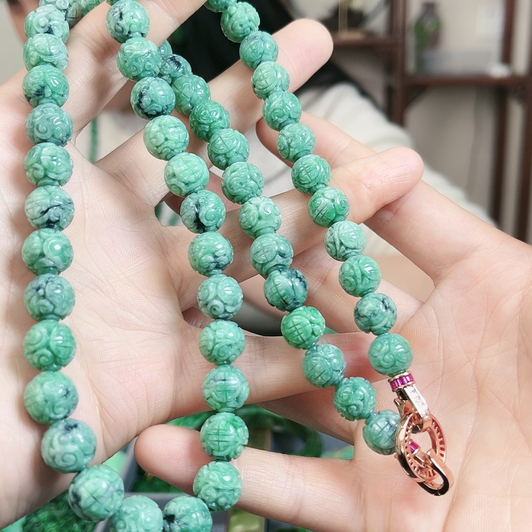 翡翠颈饰未镶嵌项链