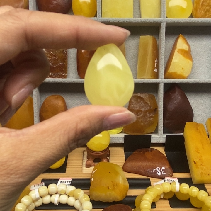 琥珀未镶嵌裸石原石