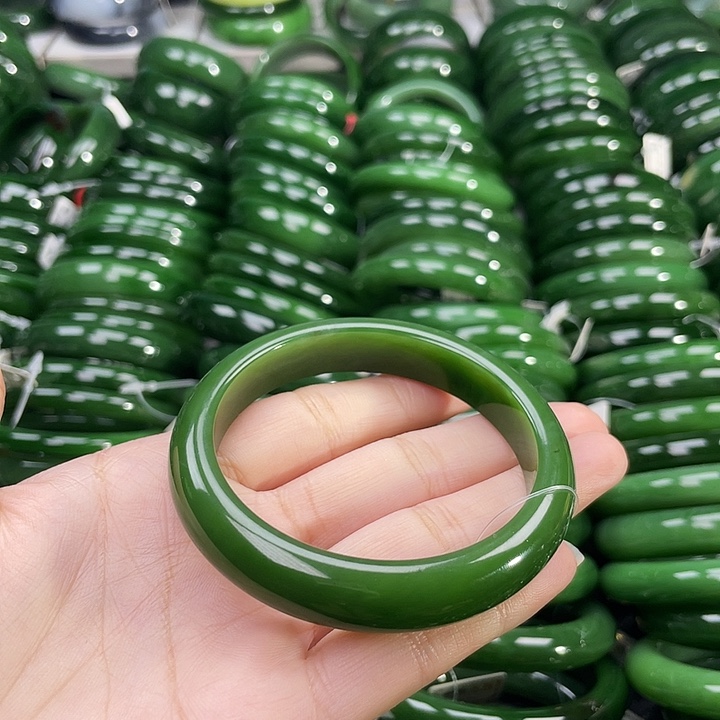 未镶嵌手镯和田玉（碧玉）