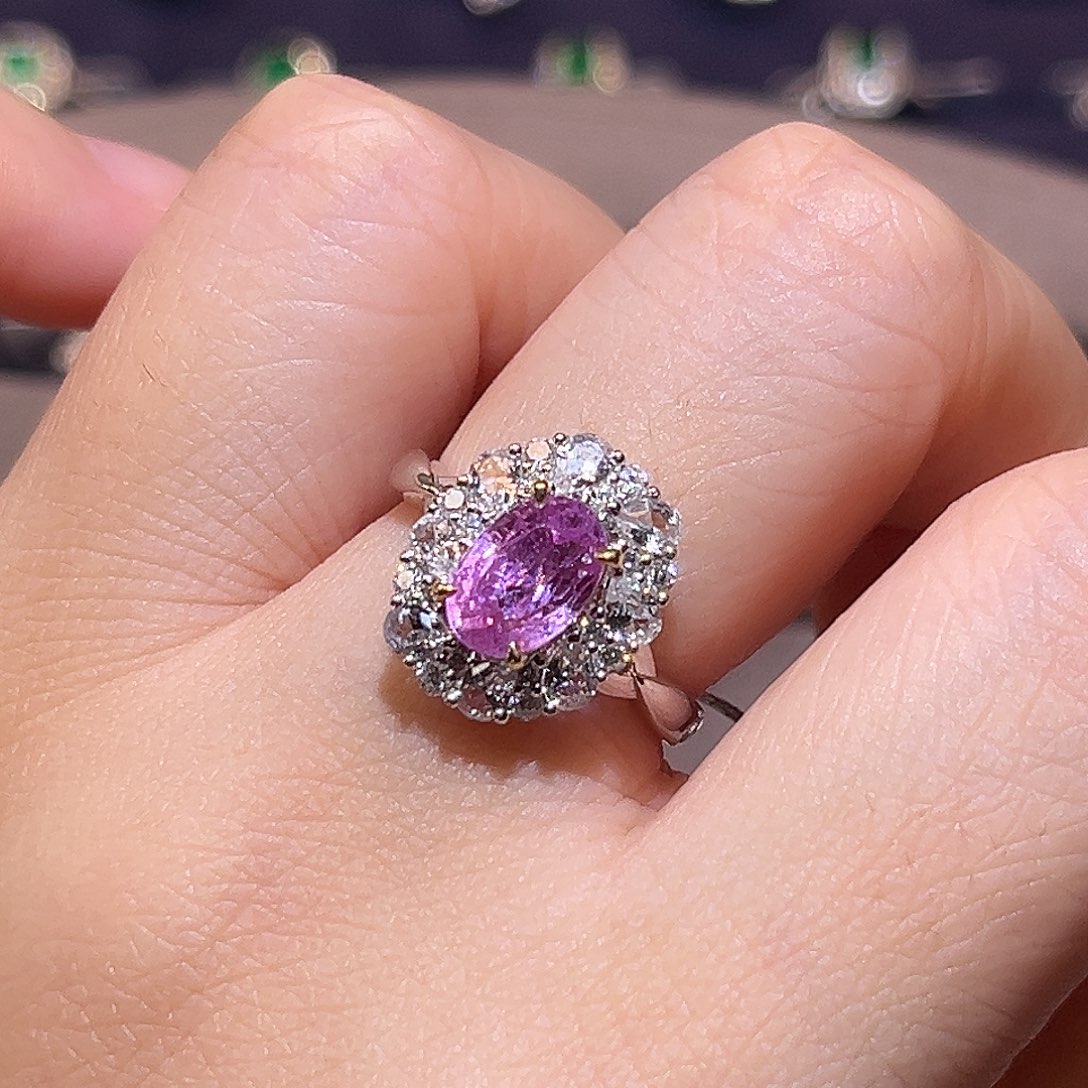 18K金镶嵌彩色蓝宝石戒指2ct