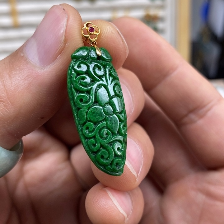 翡翠颈饰未镶嵌吊坠