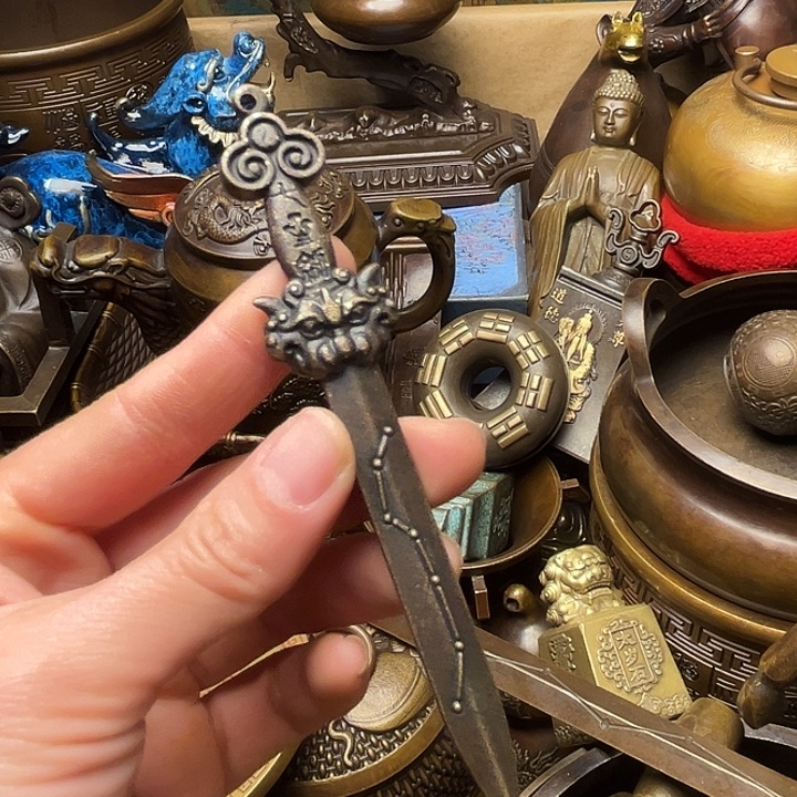 精美铜器批发档口