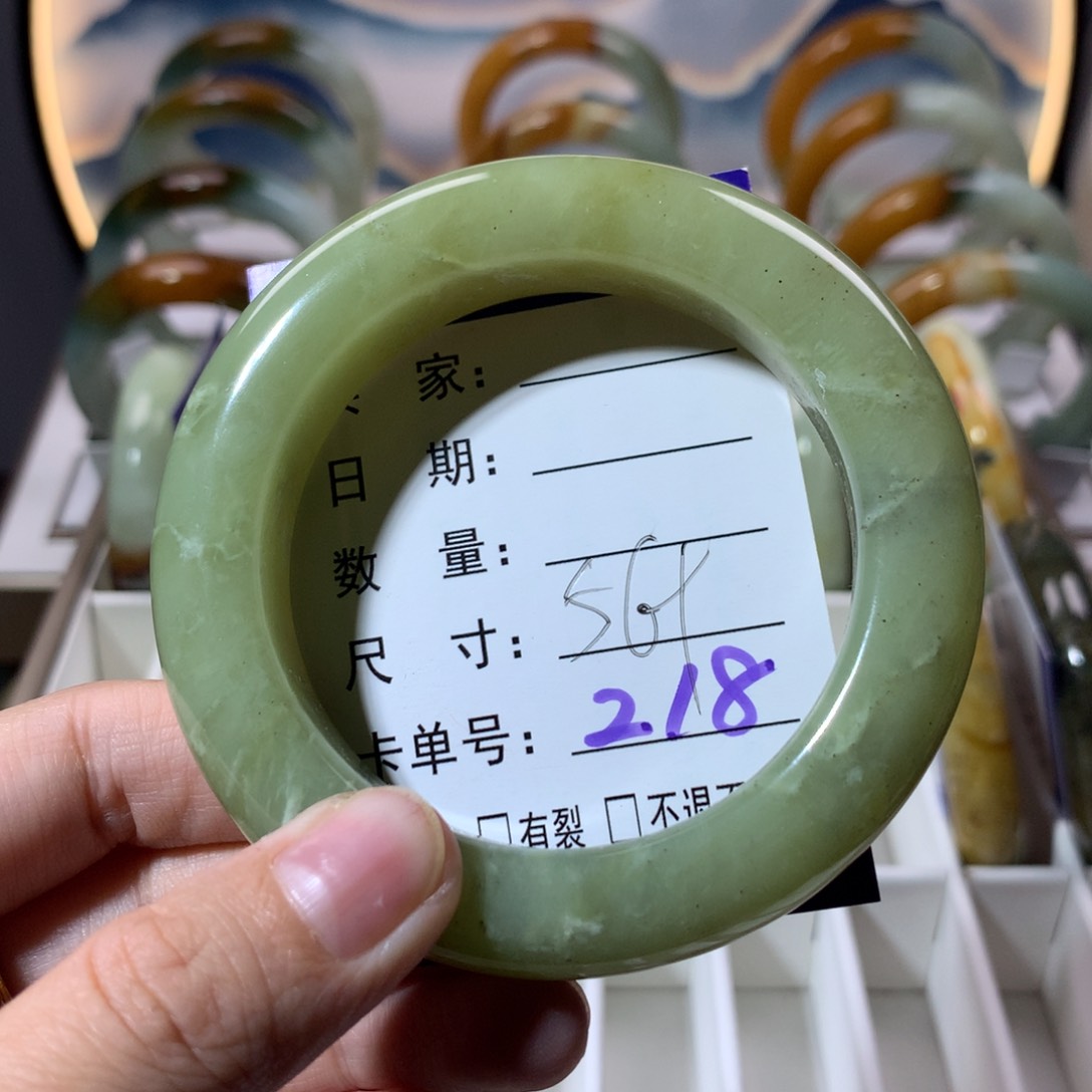 【闪购商品】蛇纹石玉手镯未镶嵌