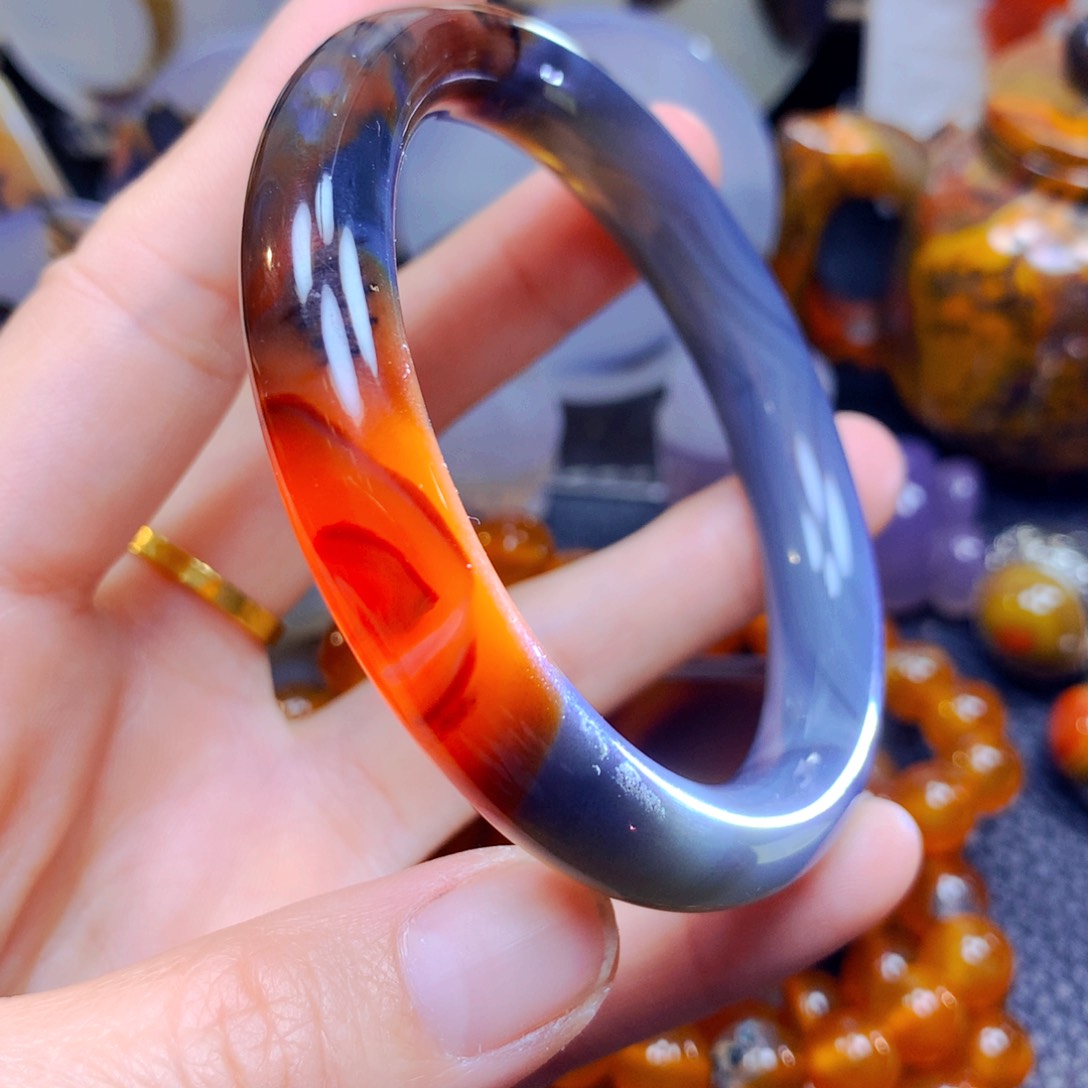 玛瑙/玉髓镯子未镶嵌