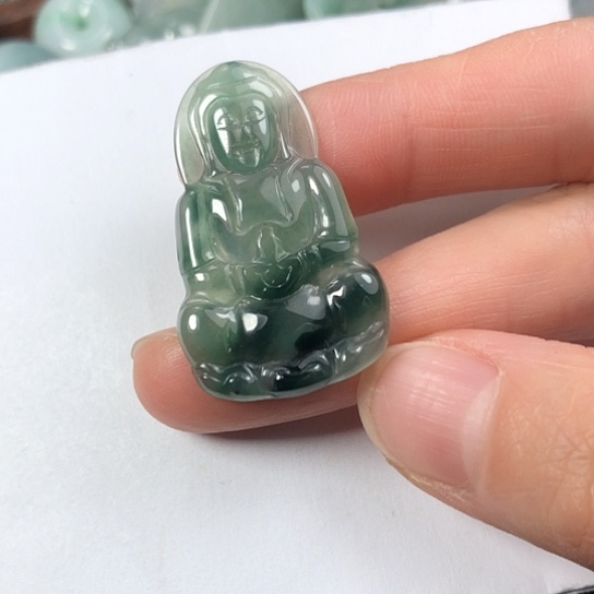 翡翠未镶嵌颈饰缅甸A货，每天下午1点半开播