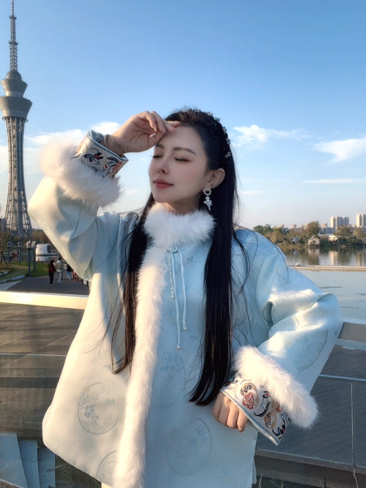 【碧云天净】新中式秋冬高级感国风重工刺绣提花羽绒服短款外套