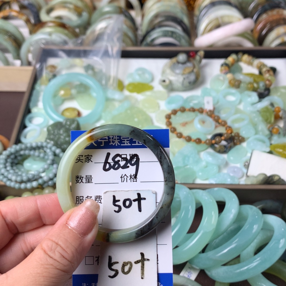 蛇纹石玉手镯未镶嵌6829