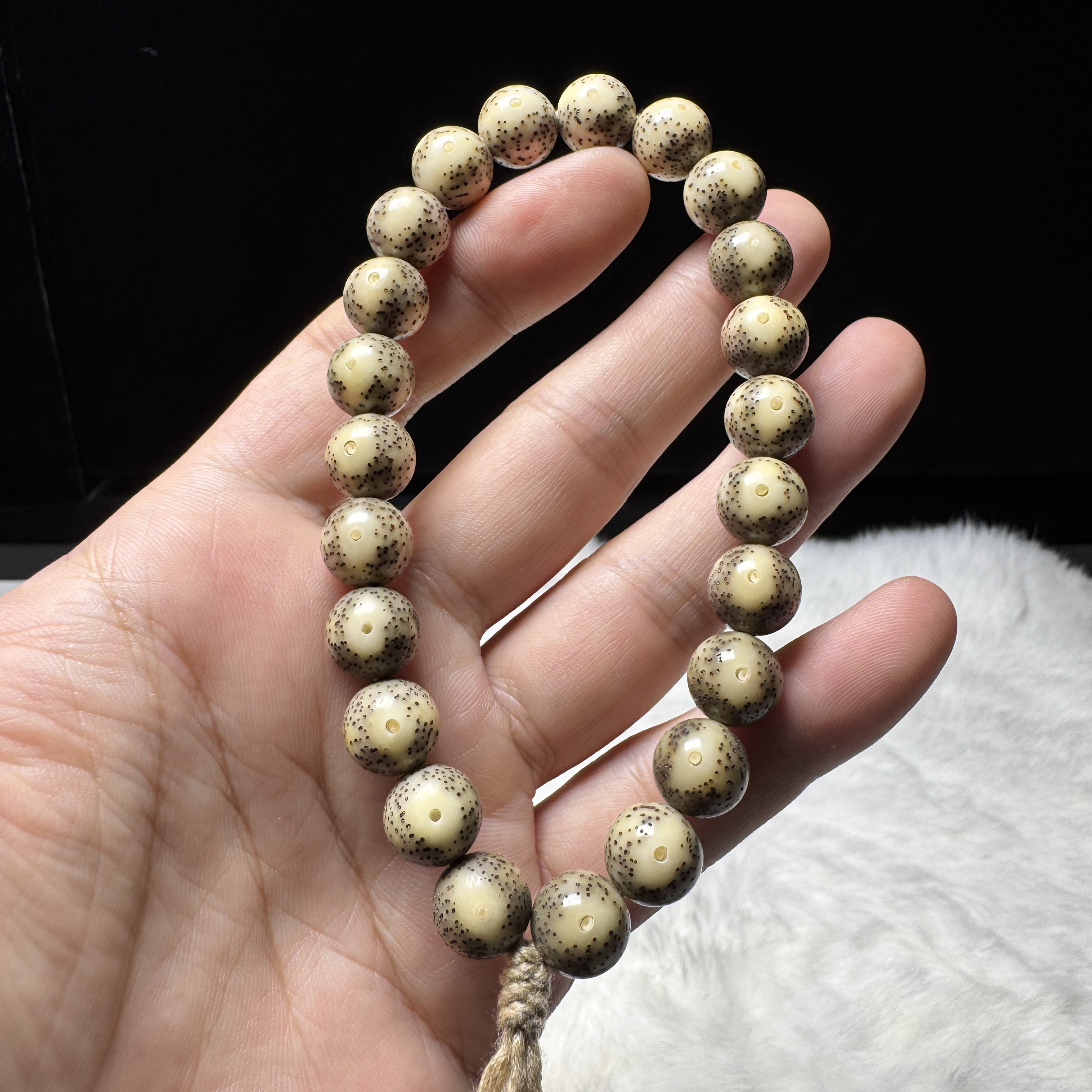 星月菩提石玉糯冰10圆单圈手持一物一图