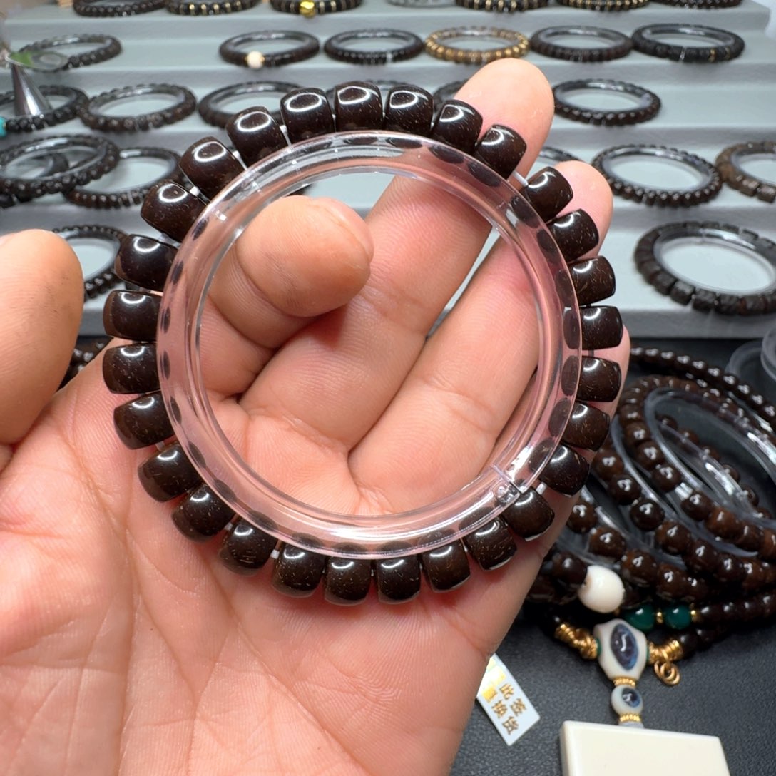 吊坠椰蒂印尼原生态精工椰蒂9x7万，直切单圈