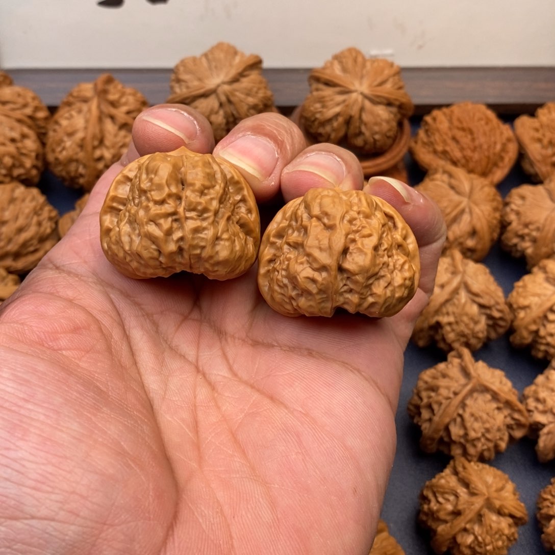 文玩核桃把件蛤蟆头