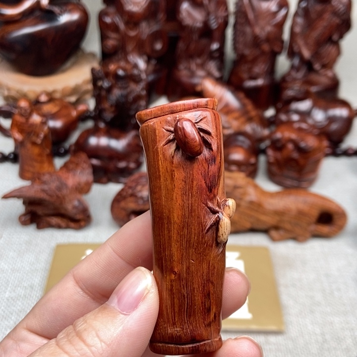 花梨木类端景台18.6克左右