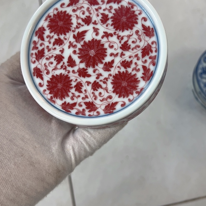 陶摆件白青花釉里红实心盖置缠枝莲