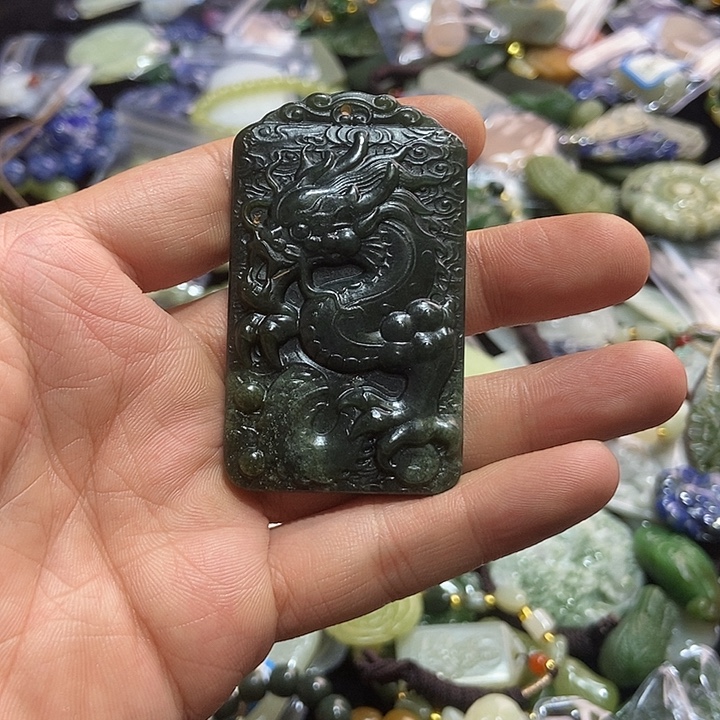颈饰未镶嵌和田玉（糖玉）和田玉吊坠