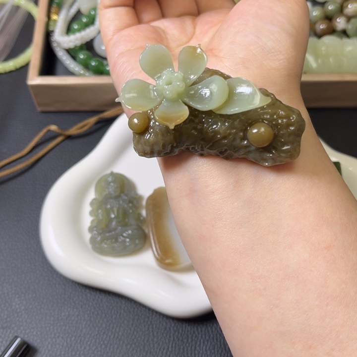 和田玉未镶嵌摆件