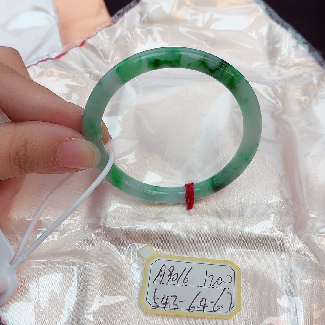 翡翠未镶嵌手镯缅甸翡翠