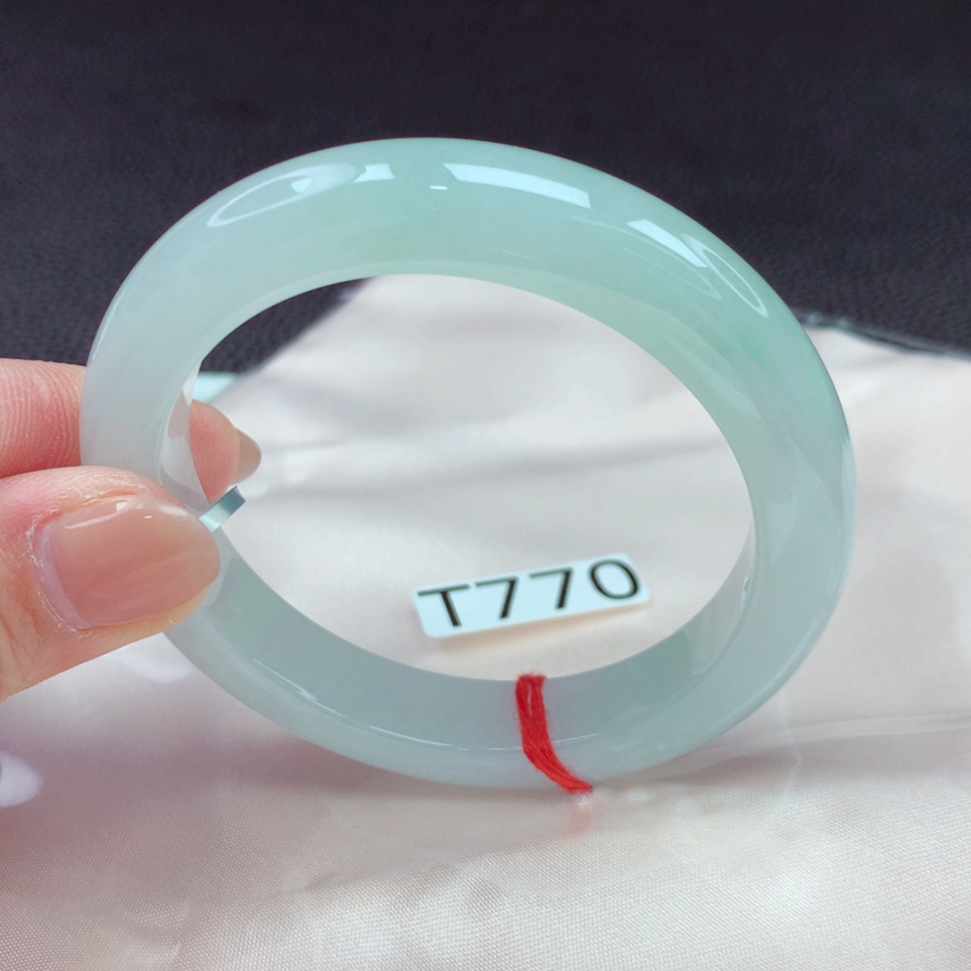 翡翠手镯未镶嵌手镯88