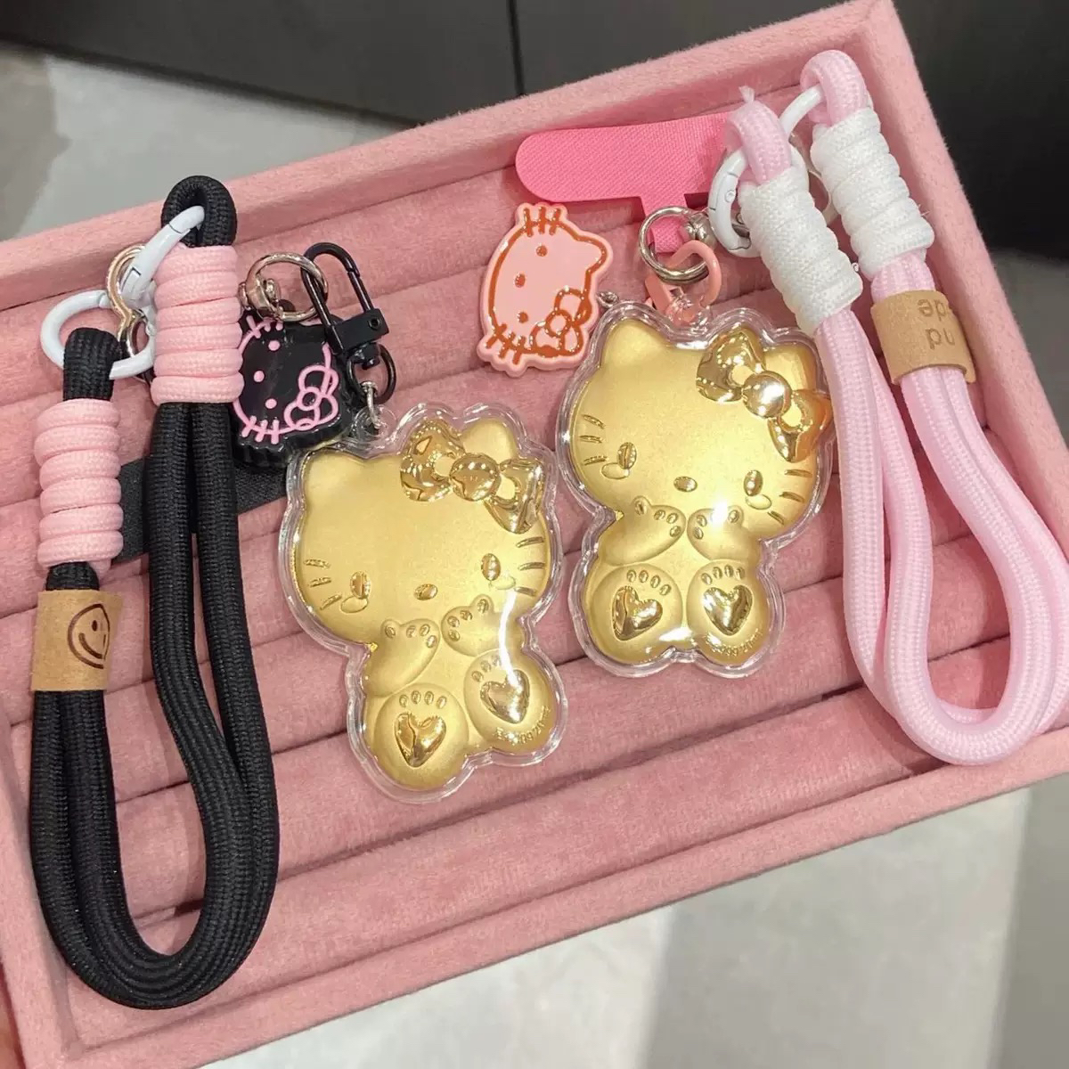 Hello Kitty猫金挂件钥匙扣可爱KT挂件手机链包包挂饰车挂送女友
