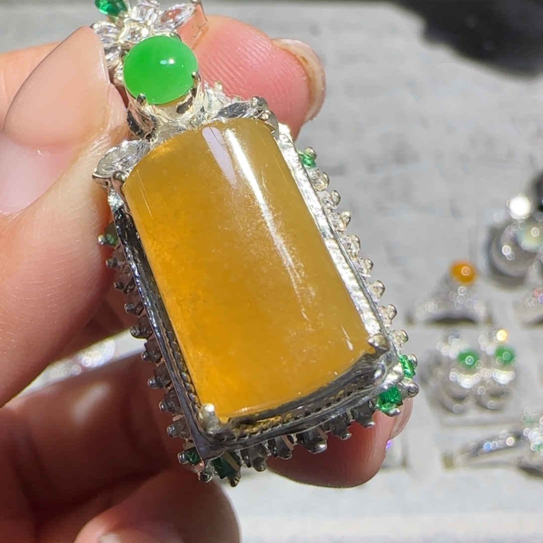 翡翠未镶嵌戒指翡翠