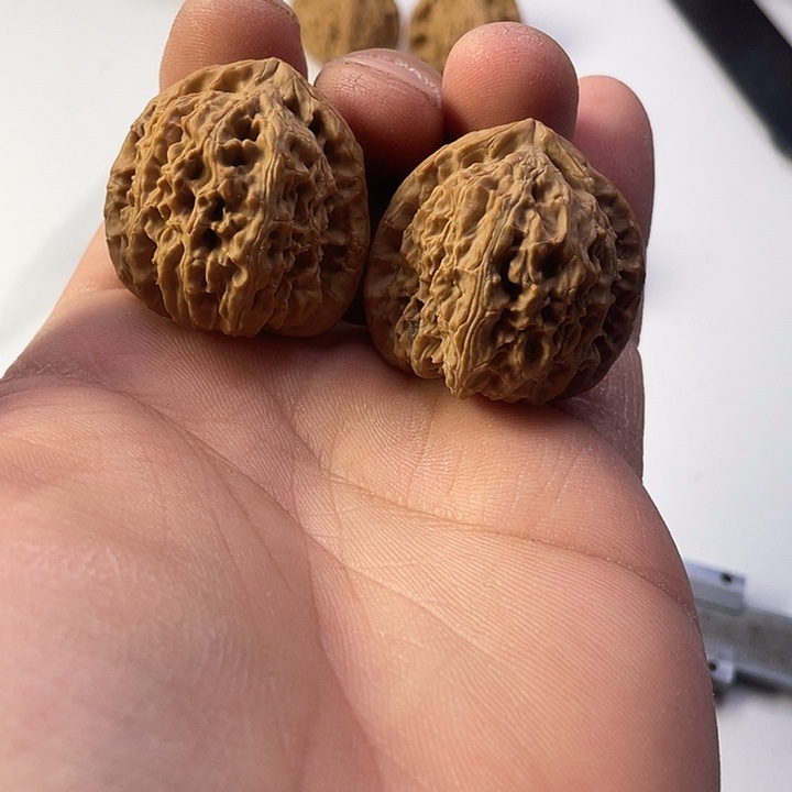 文玩核桃吊坠10三角白35尺寸