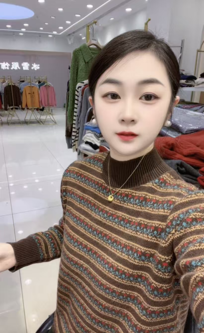 【郁金香】高级感半高领条纹毛衣女秋冬宽松内搭上衣提花针织衫