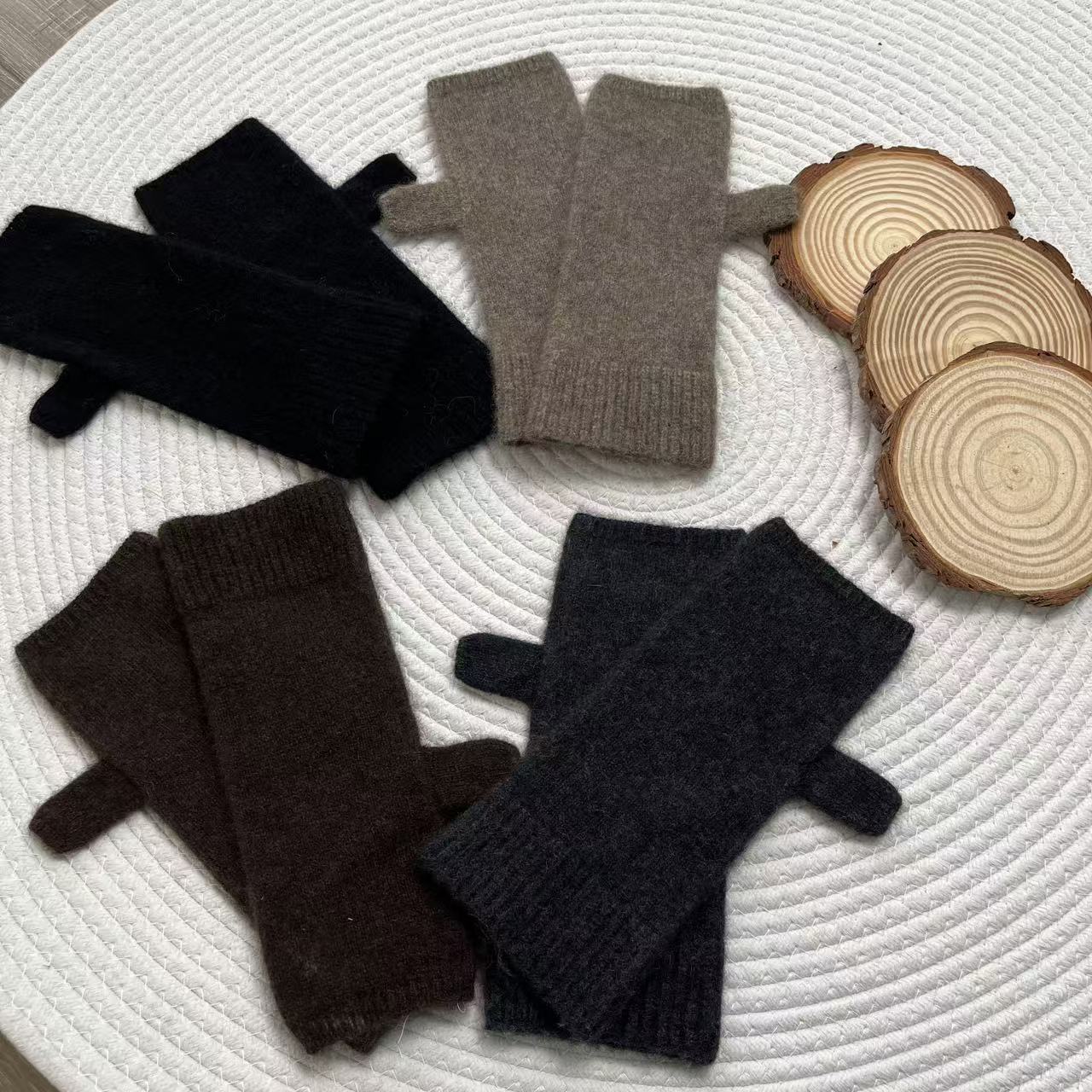  CHUANBAI秋冬100%牦牛绒保暖舒适日常百搭手套简约纯色半指手套