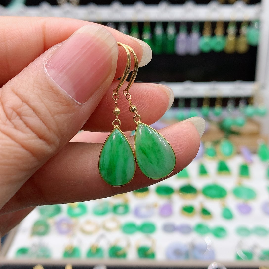 翡翠耳饰18K金镶嵌的