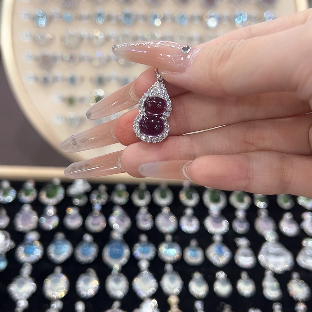 董***盈银S925镶嵌紫晶颈饰